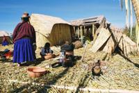 © Copyright - Raphael Kessler 2011 - Peru - Puno - Floating kitchen