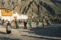 © Copyright - Raphael Kessler 2011 - Peru - Ollantaytambo - Whipping