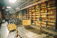 © Copyright - Raphael Kessler 2011 - Peru - Lima - San Francisco - Library