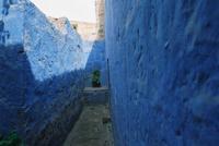 © Copyright - Raphael Kessler 2011 - Peru - Arequipa - Santa Catalina Convent - Blue passage
