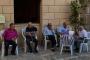 (c) Copyright Raphael Kessler 2012 - Italy - Sicily - Erice - guys chatting